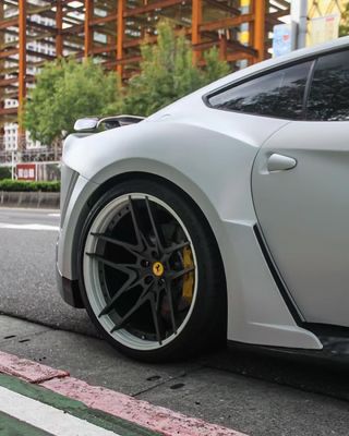 Ferrari F12 Carbon Fiber body Kit F12 Novitec N-largo-stijl voor- en achterbumper wielboog F12 voorlip diffuser spoiler