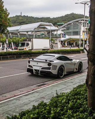 Ferrari F12 Carbon Fiber body Kit F12 Novitec N-largo-stijl voor- en achterbumper wielboog F12 voorlip diffuser spoiler