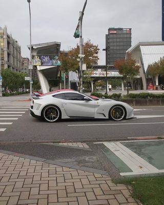 Ferrari F12 Carbon Fiber body Kit F12 Novitec N-largo-stijl voor- en achterbumper wielboog F12 voorlip diffuser spoiler