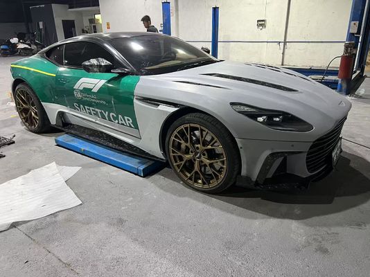 Aston Martin DB11 Carbon Fiber Body Kit DB11 Mansory-stijl voor- en achterbumper zijkant rok schutter motorkap spoiler