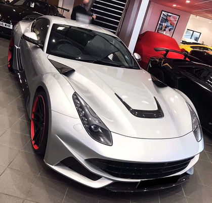 Hoogwaardige koolstofvezel voor Ferrari F12 Carbon Fiber Cover Decoration F12 Carbon Fiber Engine Compartment Tuyere Small Piece