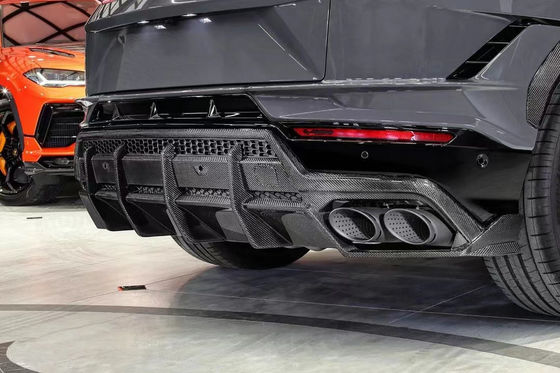 2023-2024 Lamborghini Body Kit URUS Top Style Voorlippen Diffuser Spoiler Kit