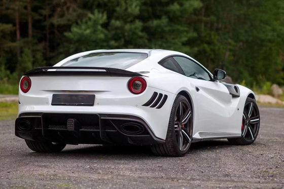Voor Ferrari F12 Droog koolstofvezel body kit F12 Opgewaardeerde MSY stijl voor- en achterbumper spoiler hood