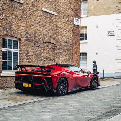 SF90FXX Ferrari SF90 Body Kit Voor- en achterste auto bumper zijkant rok motorkap achterlichten