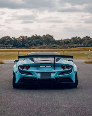 F8 Ferrari Auto Body Kit LB Style Blauwe koolstofvezelspoiler Lip Wide Body Kit Wielboog