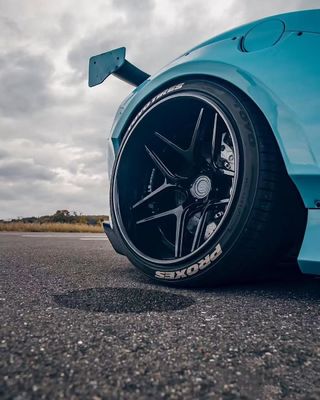 F8 Ferrari Auto Body Kit LB Style Blauwe koolstofvezelspoiler Lip Wide Body Kit Wielboog