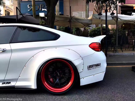 LB Wide-body Kit voor BMW M4 F82 Wide-body Kit M4 F82 Upgraded LB Style Front Lip Diffuser Spoiler Carbon Fiber Body Kit