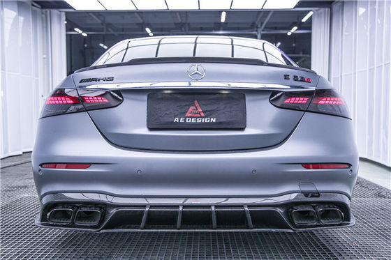 Autoonderdelen Carbon Fiber Body Kit voor Mercedes E63S E63s Carbon Fiber Front Scoop Diffuser Spoiler Carbon Fiber Hood