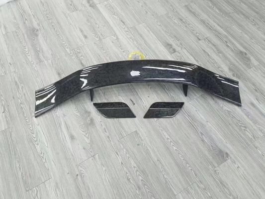 Bright Black Aston Martin Body Kit DBX MSY Stijl Carbon Fiber Spoiler Wing