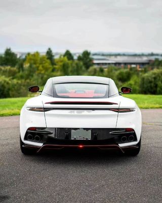 DBS Aston Martin Body Kit Wit 770 Style Voorverspreider In Auto Lip Diffuser