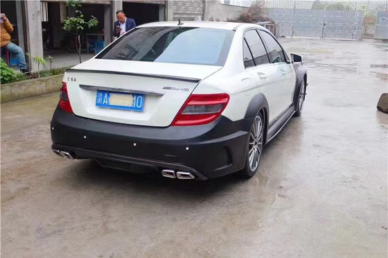 Voor Mercedes W204 C63 Body Kit W204 Upgraded Black Series Style Front en achter Bumper Hood Widebody Kit